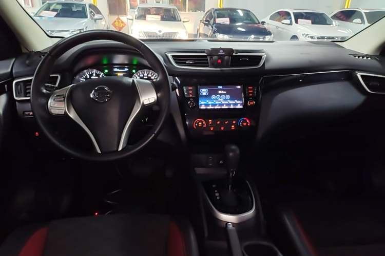 Used Nissan Qashqai 2017 2.0L CVT Smart Enjoyment Version China V Standard Center Console
