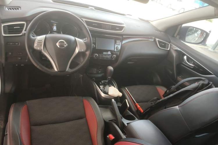 Used Nissan Qashqai 2017 2.0L CVT Smart Enjoyment Version China VI Standard Center Console