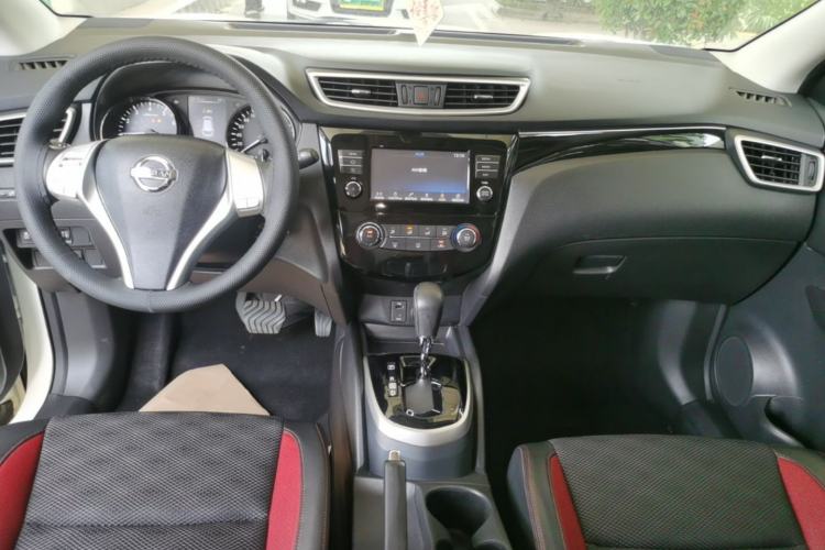 Used Nissan Qashqai 2017 2.0L CVT Smart Enjoyment Version China V Standard Center Console