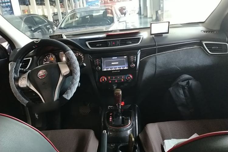Used Nissan Qashqai 2017 2.0L CVT Smart Enjoyment Version China V Standard Center Console