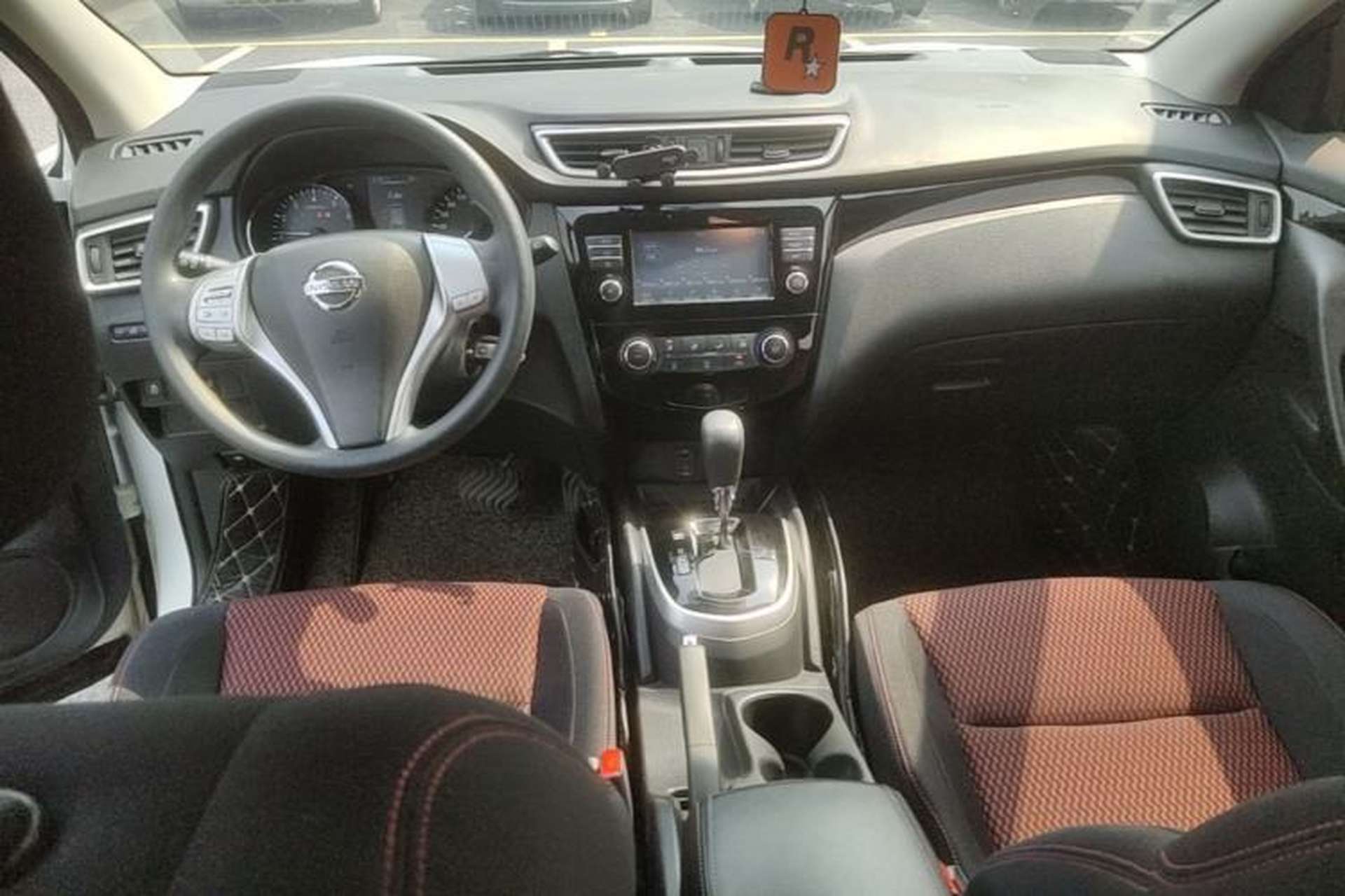 Used Nissan Qashqai 2017 2.0L CVT Elite Edition China VI Standard Center Console