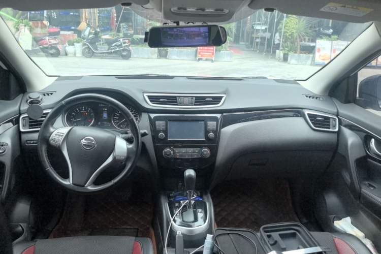 Used Nissan Qashqai 2017 2.0L CVT Smart Enjoyment Version China VI Standard Center Console