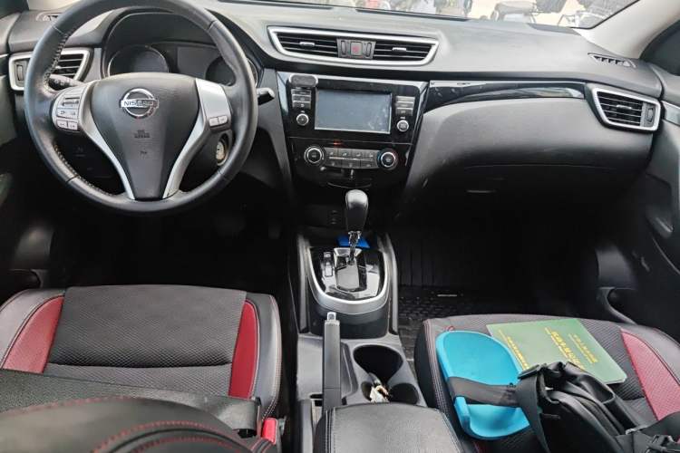 Used Nissan Qashqai 2017 2.0L CVT Smart Enjoyment Version China V Standard Center Console