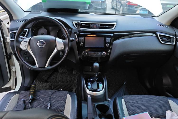 Used Nissan Qashqai 2017 2.0L CVT Smart Enjoyment Version China V Standard Center Console
