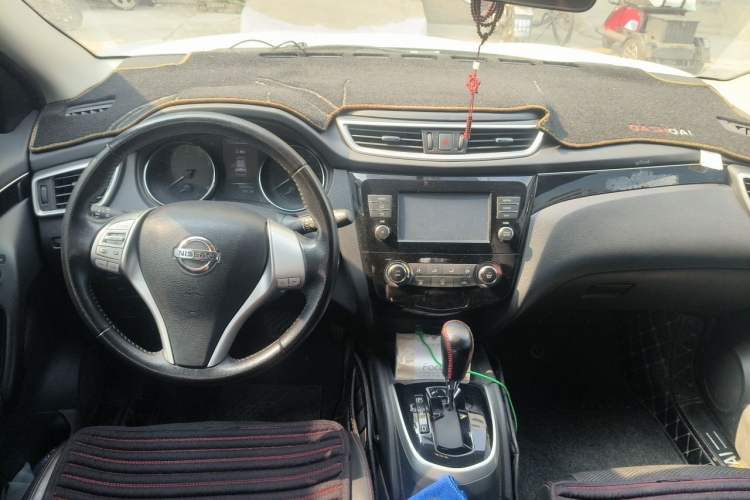 Used Nissan Qashqai 2017 2.0L CVT Smart Enjoyment Version China V Standard Center Console