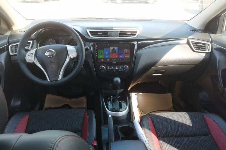 Used Nissan Qashqai 2017 2.0L CVT Smart Enjoyment Version China VI Standard Center Console
