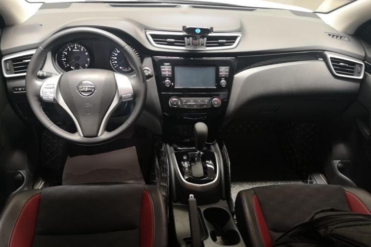 Used Nissan Qashqai 2017 2.0L CVT Luxury Edition China V Standard Center Console