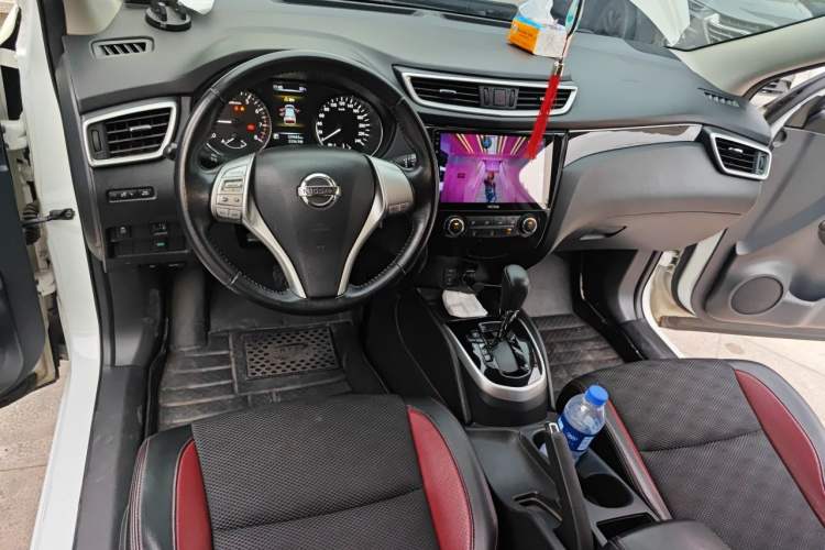 Used Nissan Qashqai 2017 2.0L CVT Smart Enjoyment Version China V Standard Center Console