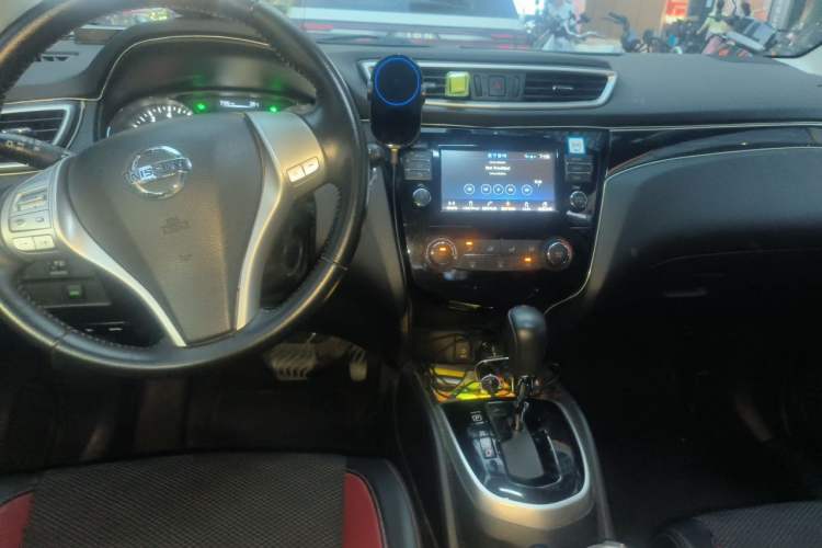 Used Nissan Qashqai 2017 2.0L CVT Luxury Edition China V Standard Center Console