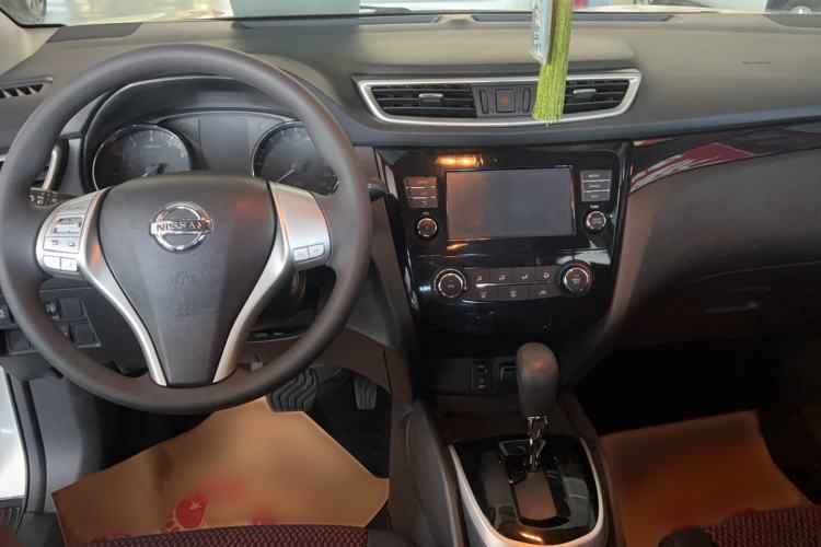 Used Nissan Qashqai 2017 2.0L CVT Elite Edition China V Standard Center Console