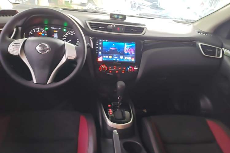 Used Nissan Qashqai 2017 2.0L CVT Smart Enjoyment Version China V Standard Center Console