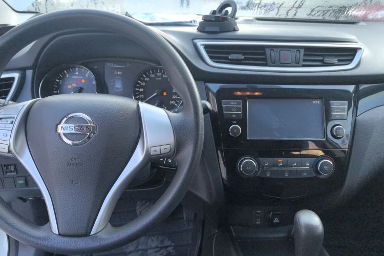 Used Nissan Qashqai 2017 2.0L CVT Elite Edition China VI Standard Center Console