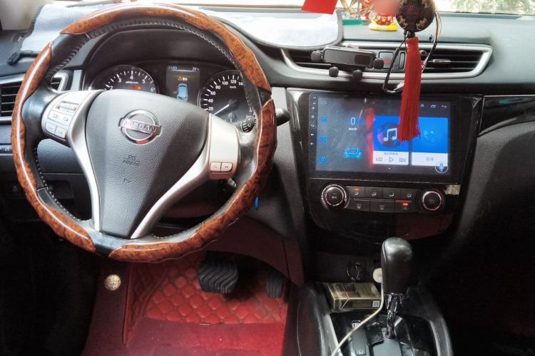 Used Nissan Qashqai 2017 2.0L CVT Smart Enjoyment Version China VI Standard Center Console
