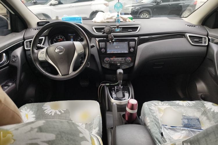 Used Nissan Qashqai 2017 2.0L CVT Smart Enjoyment Version China VI Standard Center Console