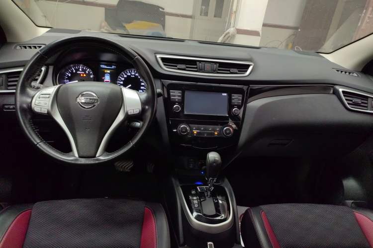 Used Nissan Qashqai 2017 2.0L CVT Smart Enjoyment Version China V Standard Center Console