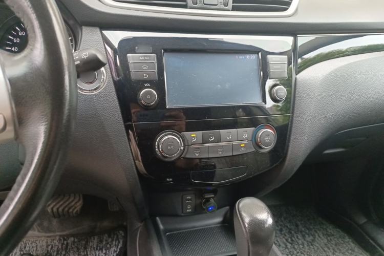 Used Nissan Qashqai 2017 2.0L CVT Luxury Edition China V Standard Center Console