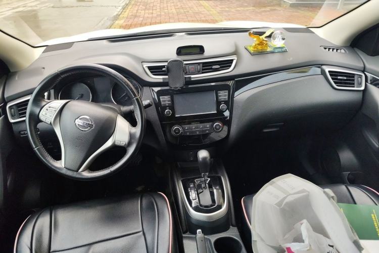 Used Nissan Qashqai 2017 2.0L CVT Smart Enjoyment Version China VI Standard Center Console