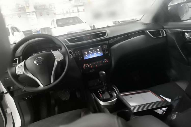 Used Nissan Qashqai 2017 2.0L CVT Smart Enjoyment Version China V Standard Center Console