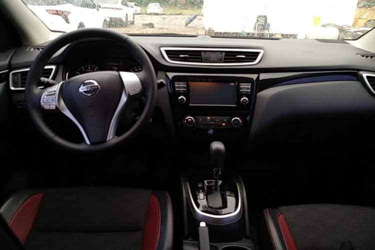 Used Nissan Qashqai 2017 2.0L CVT Smart Enjoyment Version China VI Standard Center Console