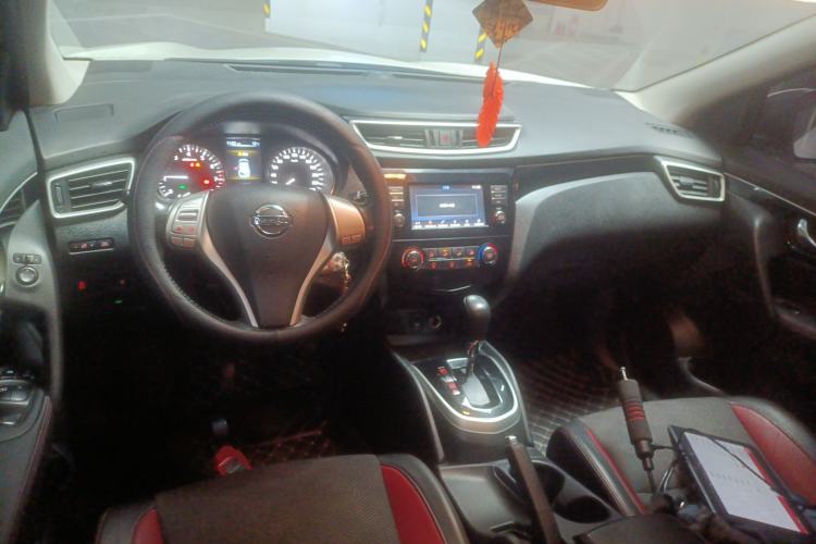 Used Nissan Qashqai 2017 2.0L CVT Smart Enjoyment Version China VI Standard Center Console