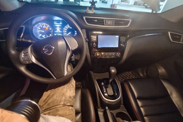 Used Nissan Qashqai 2017 2.0L CVT Elite Edition China V Standard Center Console