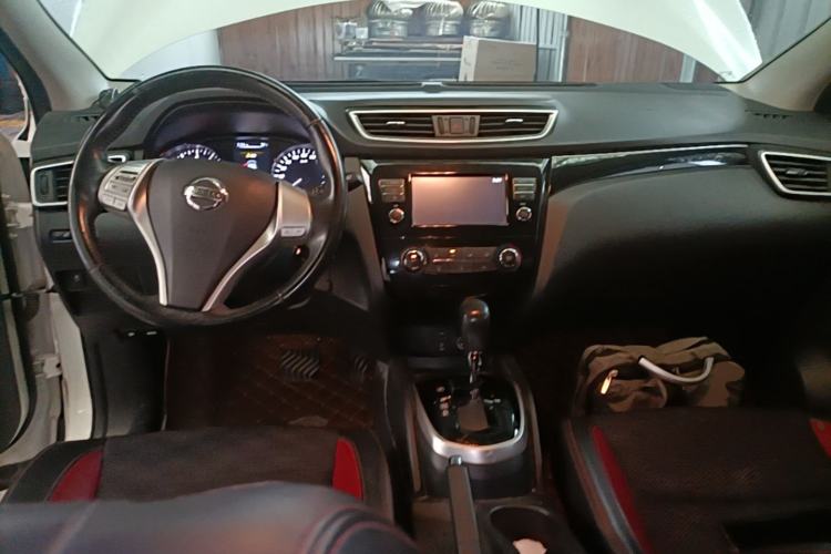 Used Nissan Qashqai 2017 2.0L CVT Smart Enjoyment Version China VI Standard Center Console