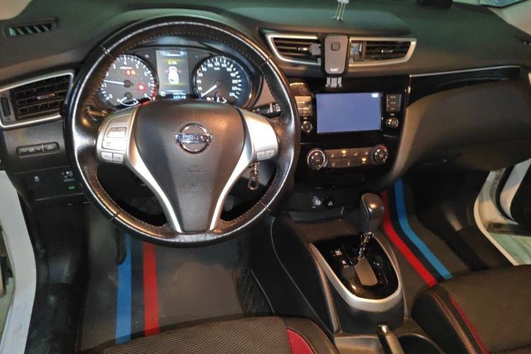 Used Nissan Qashqai 2017 2.0L CVT Smart Enjoyment Version China VI Standard Center Console