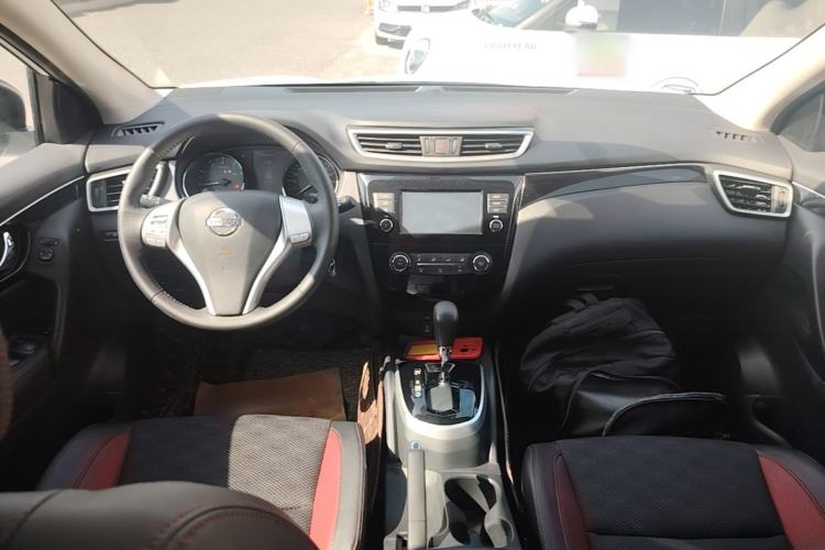 Used Nissan Qashqai 2017 2.0L CVT Smart Enjoyment Version China V Standard Center Console