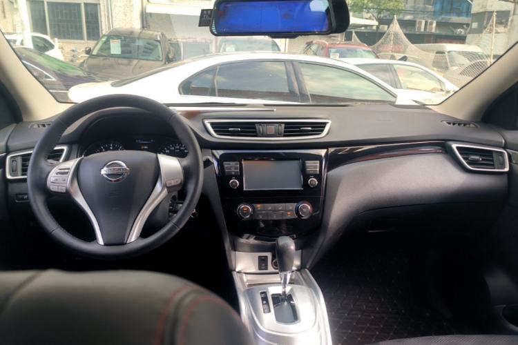 Used Nissan Qashqai 2017 2.0L CVT Smart Enjoyment Version China V Standard Center Console