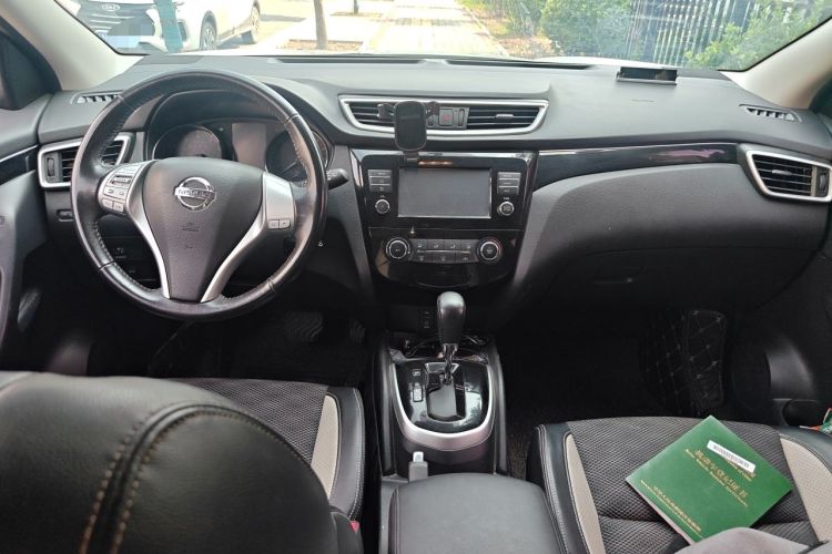 Used Nissan Qashqai 2017 2.0L CVT Smart Enjoyment Version China V Standard Center Console