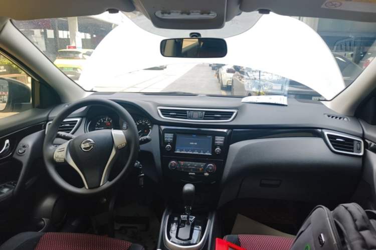 Used Nissan Qashqai 2017 2.0L CVT Elite Edition China V Standard Center Console
