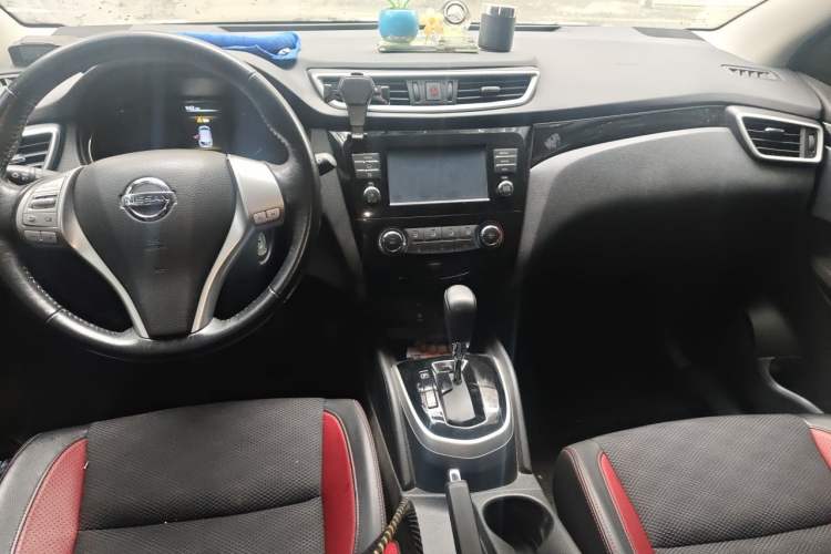 Used Nissan Qashqai 2017 2.0L CVT Smart Enjoyment Version China V Standard Center Console