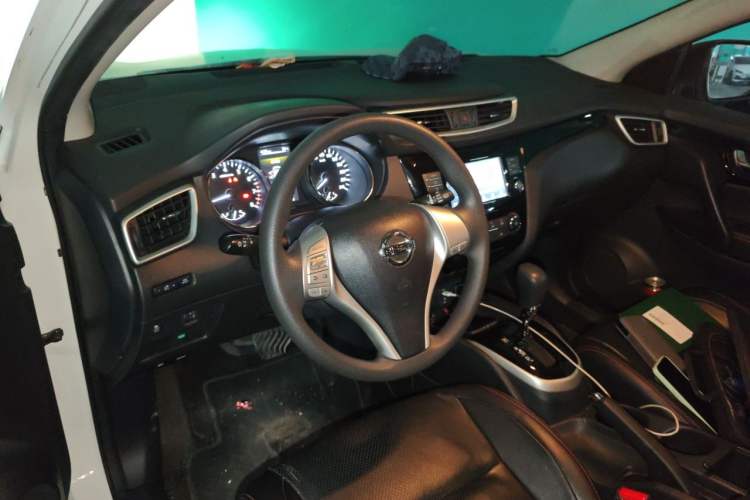 Used Nissan Qashqai 2017 2.0L CVT Elite Edition China V Standard Center Console
