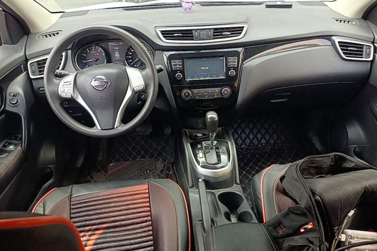 Used Nissan Qashqai 2017 2.0L CVT Elite Edition China V Standard Center Console