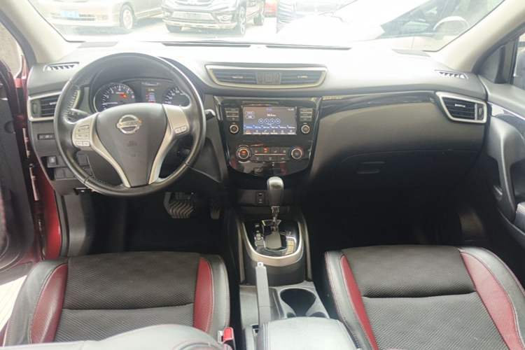 Used Nissan Qashqai 2017 2.0L CVT Smart Enjoyment Version China VI Standard Center Console