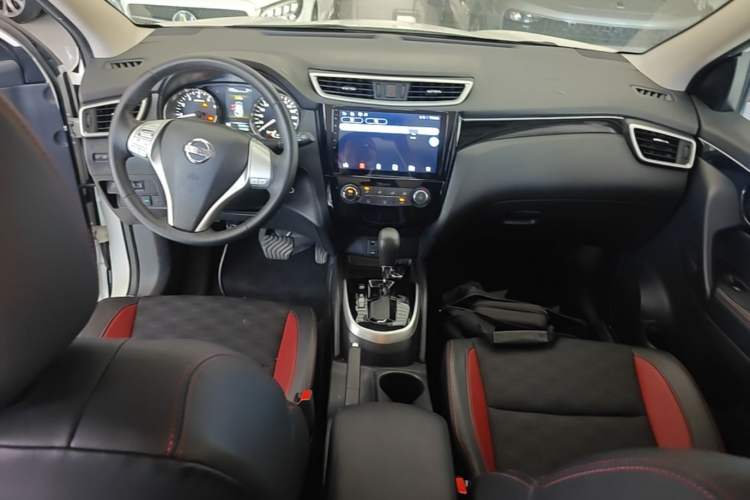Used Nissan Qashqai 2017 2.0L CVT Smart Enjoyment Version China V Standard Center Console