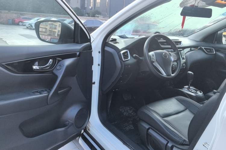Used Nissan Qashqai 2017 2.0L CVT Elite Edition China VI Standard Driver Seat