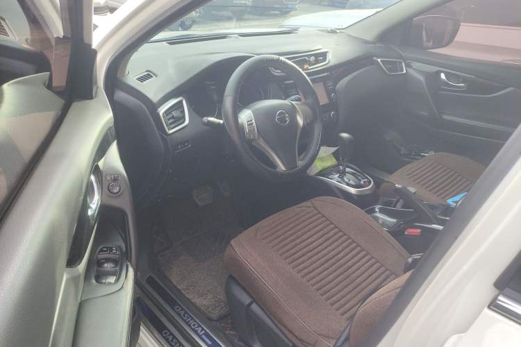 Used Nissan Qashqai 2017 2.0L CVT Elite Edition China V Standard Driver Seat