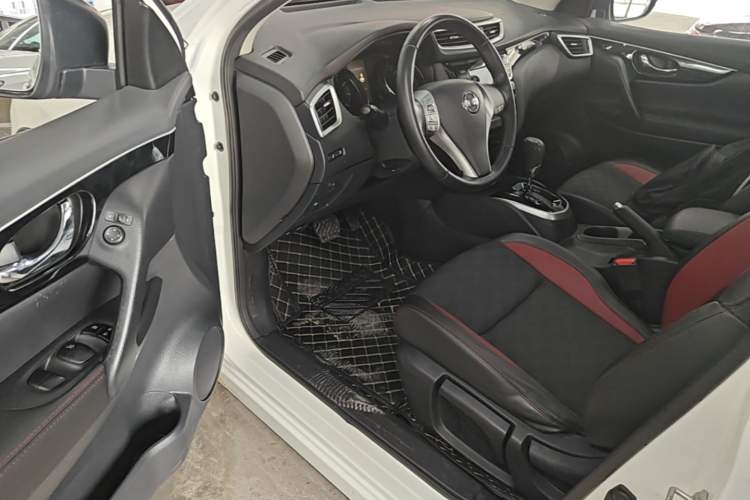 Used Nissan Qashqai 2017 2.0L CVT Luxury Edition China VI Standard Driver Seat