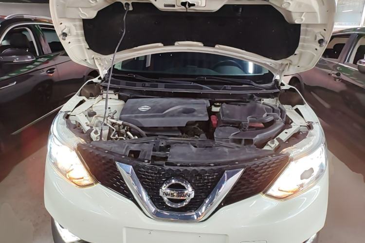 Used Nissan Qashqai 2017 2.0L CVT Smart Enjoyment Version China V Standard Engine Bay