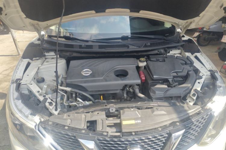 Used Nissan Qashqai 2017 2.0L CVT Smart Enjoyment Version China V Standard Engine Bay