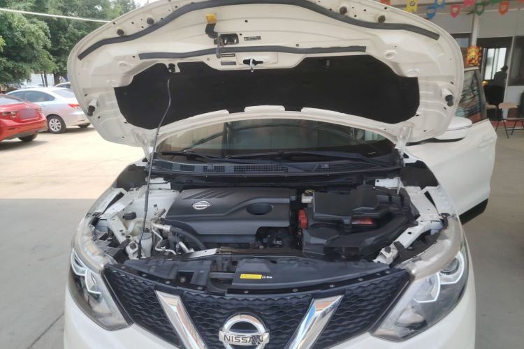 Used Nissan Qashqai 2017 2.0L CVT Smart Enjoyment Version China VI Standard Engine Bay