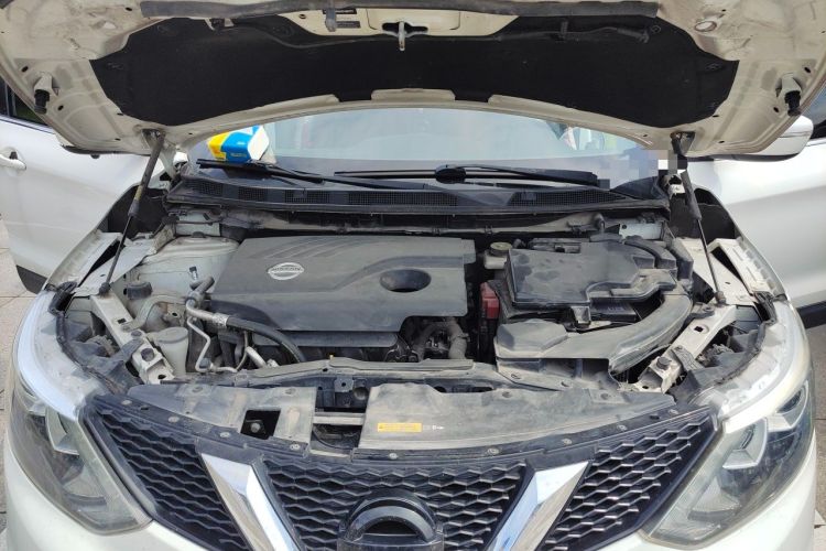 Used Nissan Qashqai 2017 2.0L CVT Smart Enjoyment Version China VI Standard Engine Bay