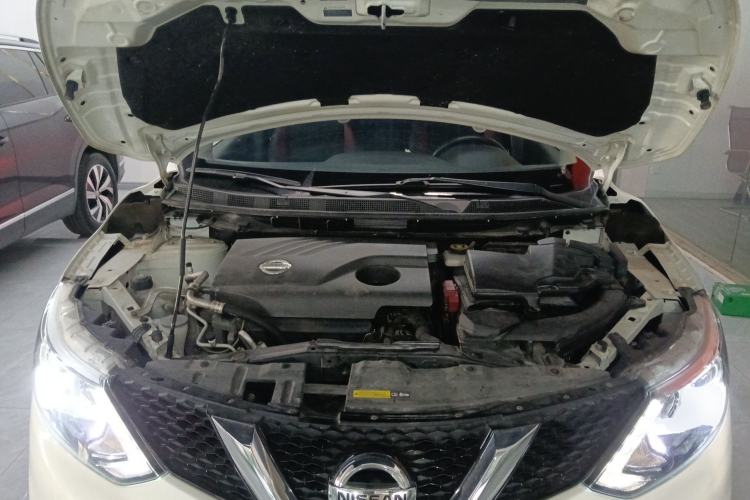 Used Nissan Qashqai 2017 2.0L CVT Smart Enjoyment Version China V Standard Engine Bay