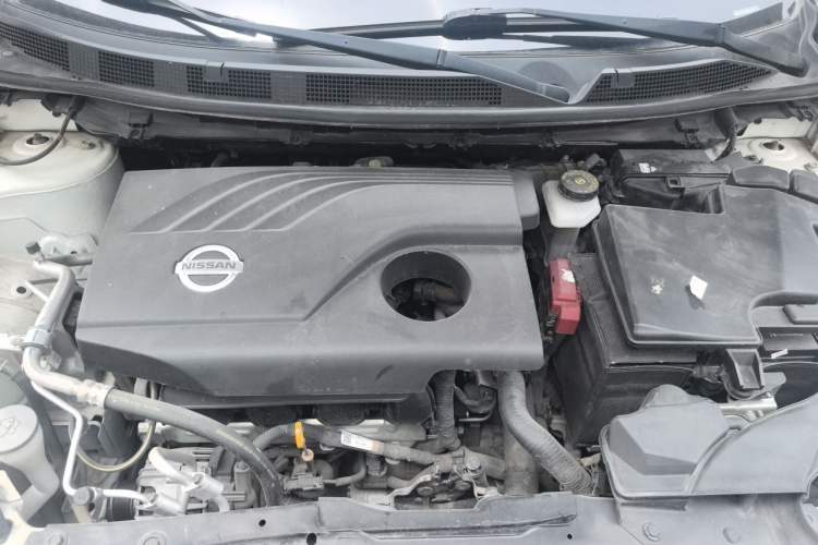 Used Nissan Qashqai 2017 2.0L CVT Smart Enjoyment Version China VI Standard Engine Bay