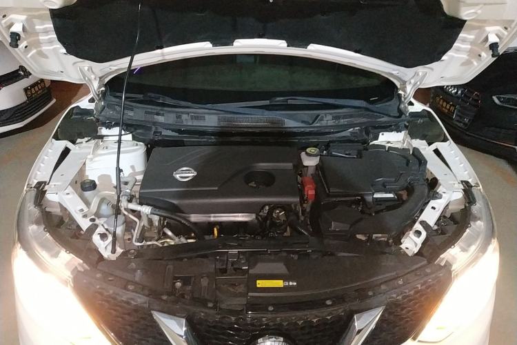 Used Nissan Qashqai 2017 2.0L CVT Smart Enjoyment Version China V Standard Engine Bay