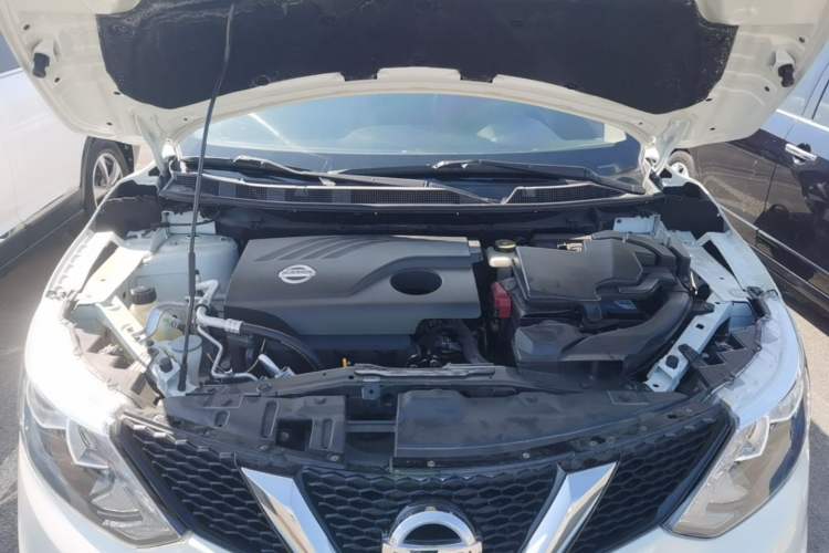 Used Nissan Qashqai 2017 2.0L CVT Smart Enjoyment Version China VI Standard Engine Bay
