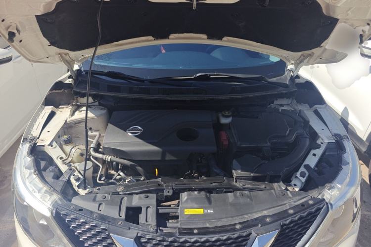 Used Nissan Qashqai 2017 2.0L CVT Smart Enjoyment Version China VI Standard Engine Bay