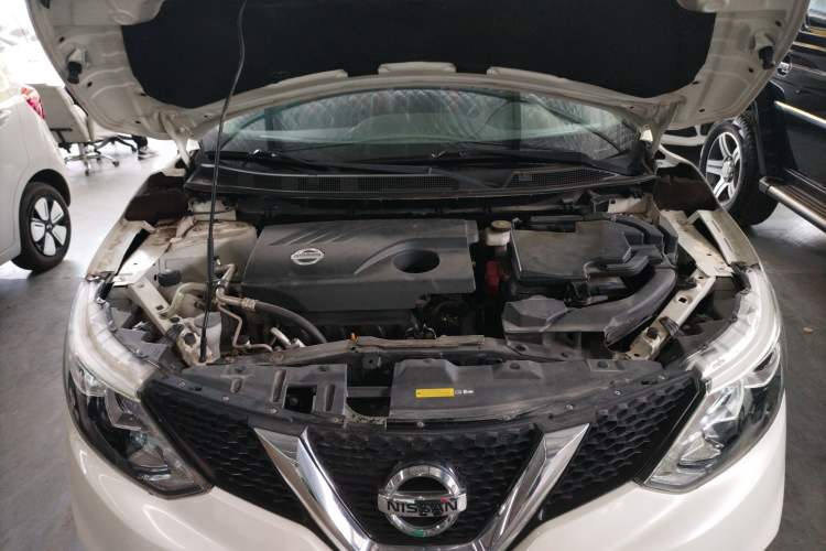 Used Nissan Qashqai 2017 2.0L CVT Smart Enjoyment Version China V Standard Engine Bay