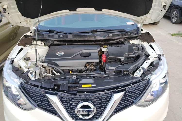 Used Nissan Qashqai 2017 2.0L CVT Smart Enjoyment Version China VI Standard Engine Bay